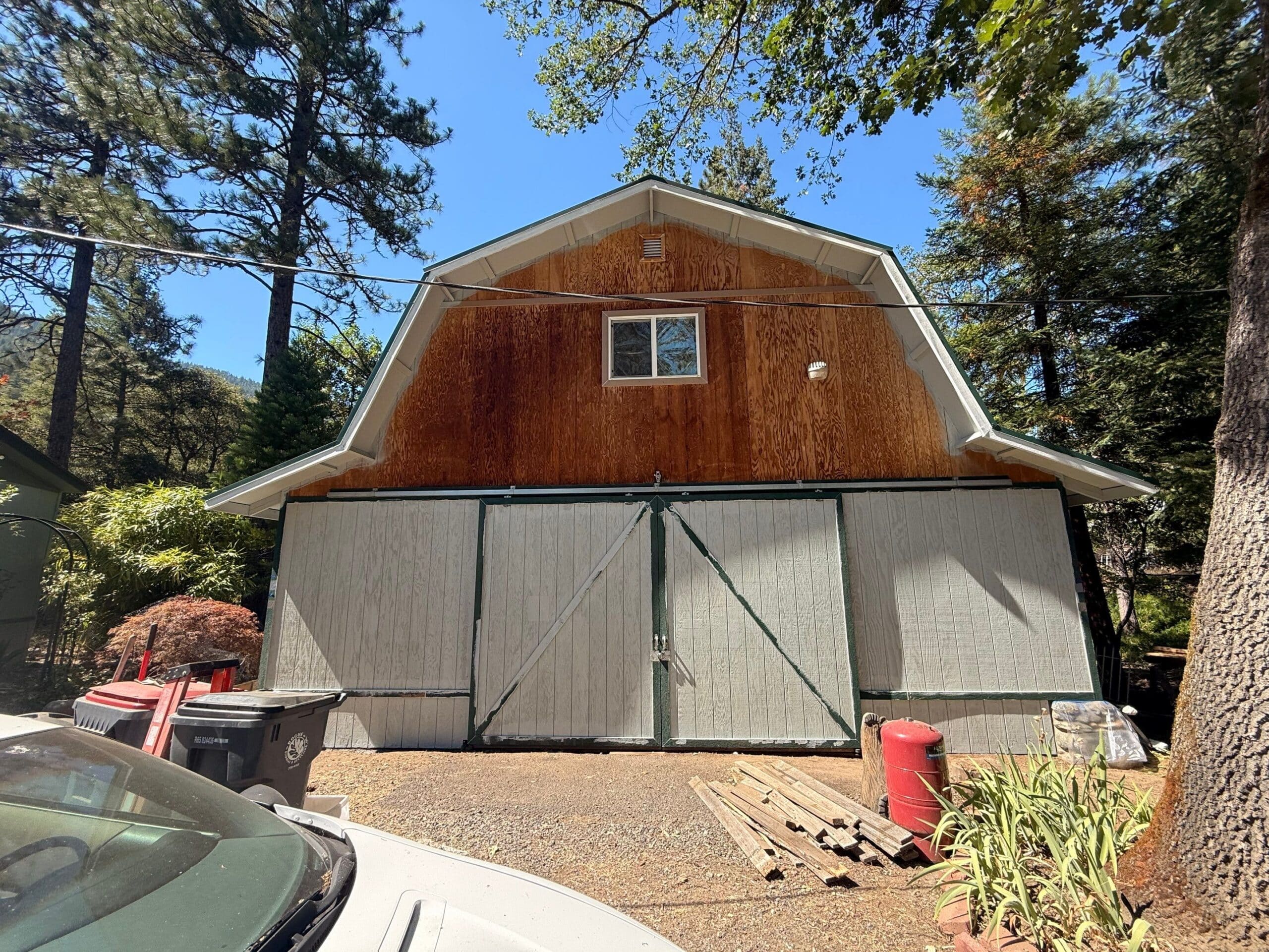Applegate Valley Barn Repaint With Paint and Stain Applegate Valley Barn Repaint With Paint and Stain